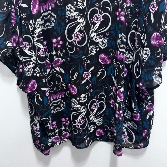 Torrid Black Floral Sheer Button Front Vneck Blouse Size 3X - Picture 8 of 9